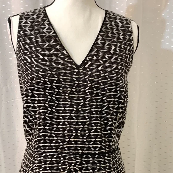 Banana Republic- Fit and Flare Dress EUC - Picture 2 of 4